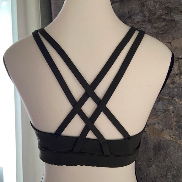 Lululemon sports bra in Olive green - Picture 3 of 4